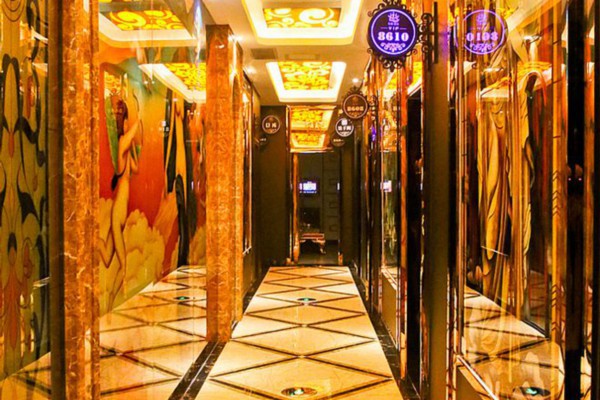 山城夜未央，重庆耍耍乐无边