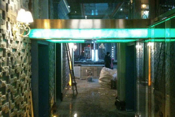 重庆街头摆摊，这位盲人按摩师傅，真的太神奇了！